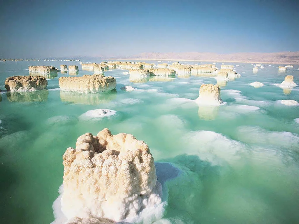 Почему  мертвое море сотни лет притягивает людей: загадки происхождения и другие малоизвестные факты