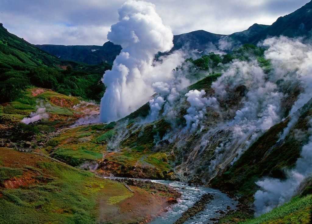 Озеро вулканического кратера