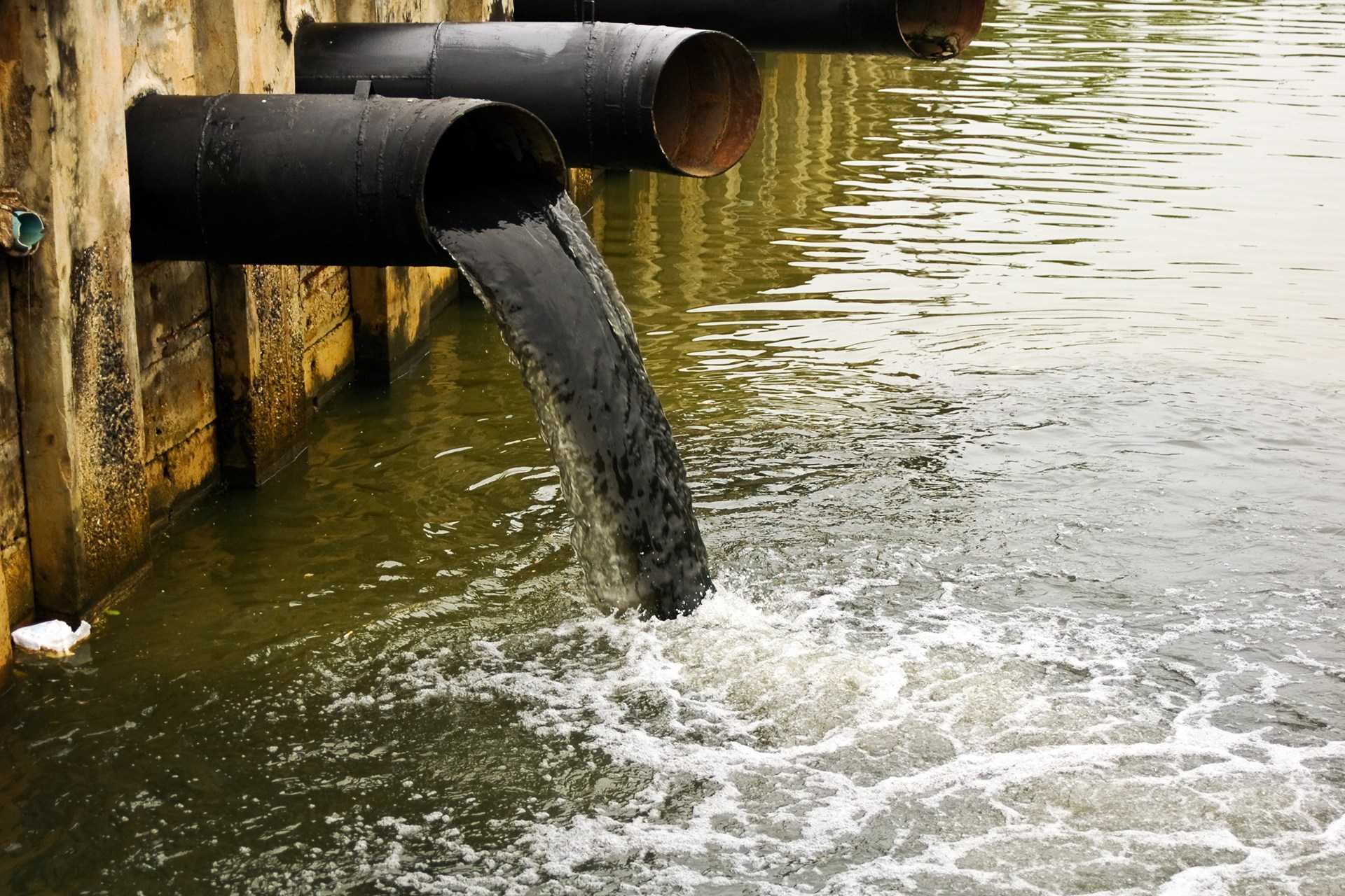 Загрязнение воды: основные источники и последствия