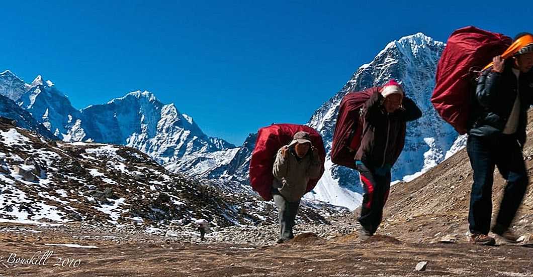 Тибет шерпы. Шерпы в Гималаях. Непал шерпы. Шерпы на Эвересте. Гималаи люди