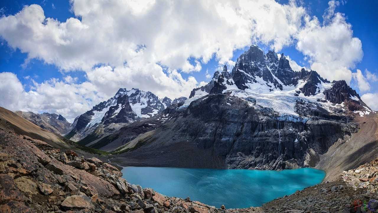 На каком материке расположено самое глубокое озеро в мире?